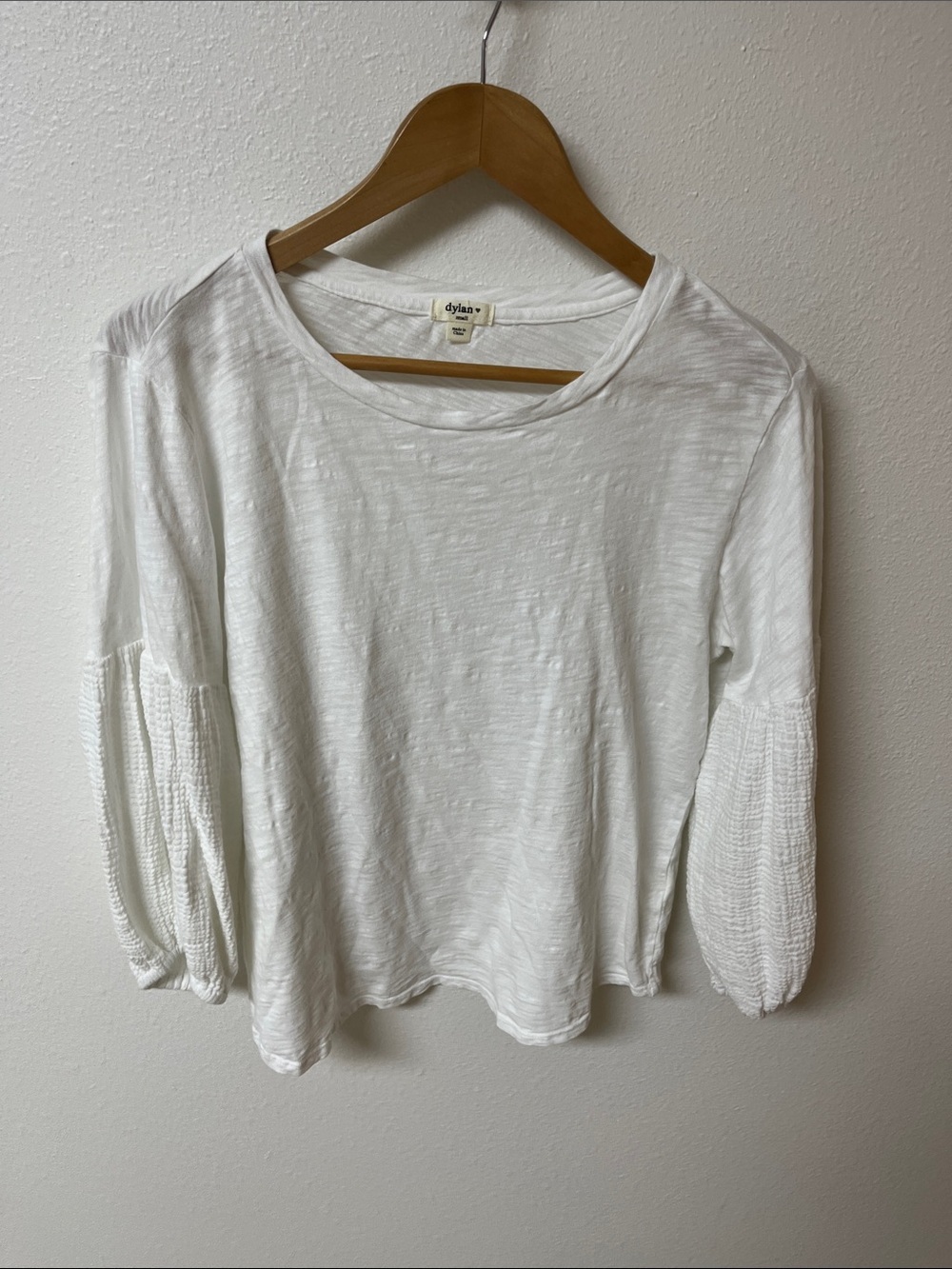 dylan White Long-Sleeve Top with Textured Balloon Sleeves women’s size S